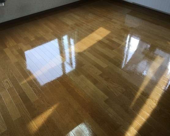 2019/10/21 汚れていた床が蘇ったようです。